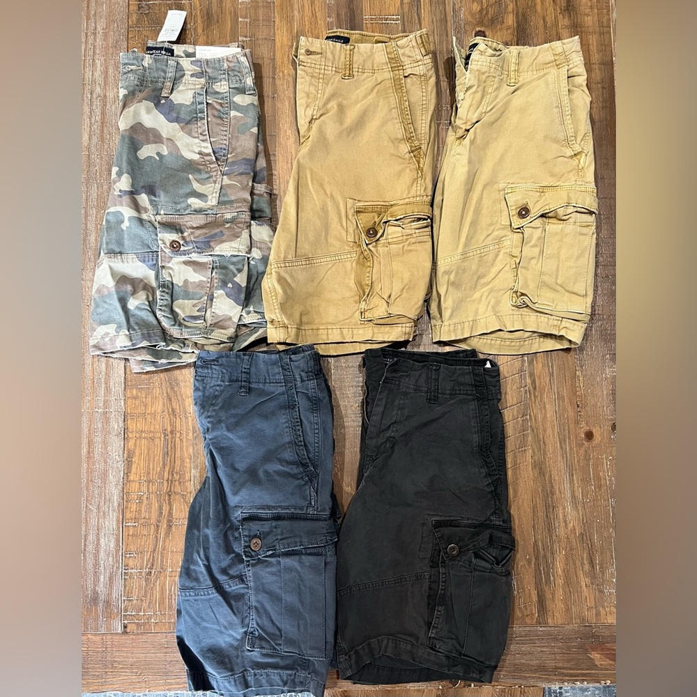 Lot of (5) Mens American Eagle Cargo Shorts